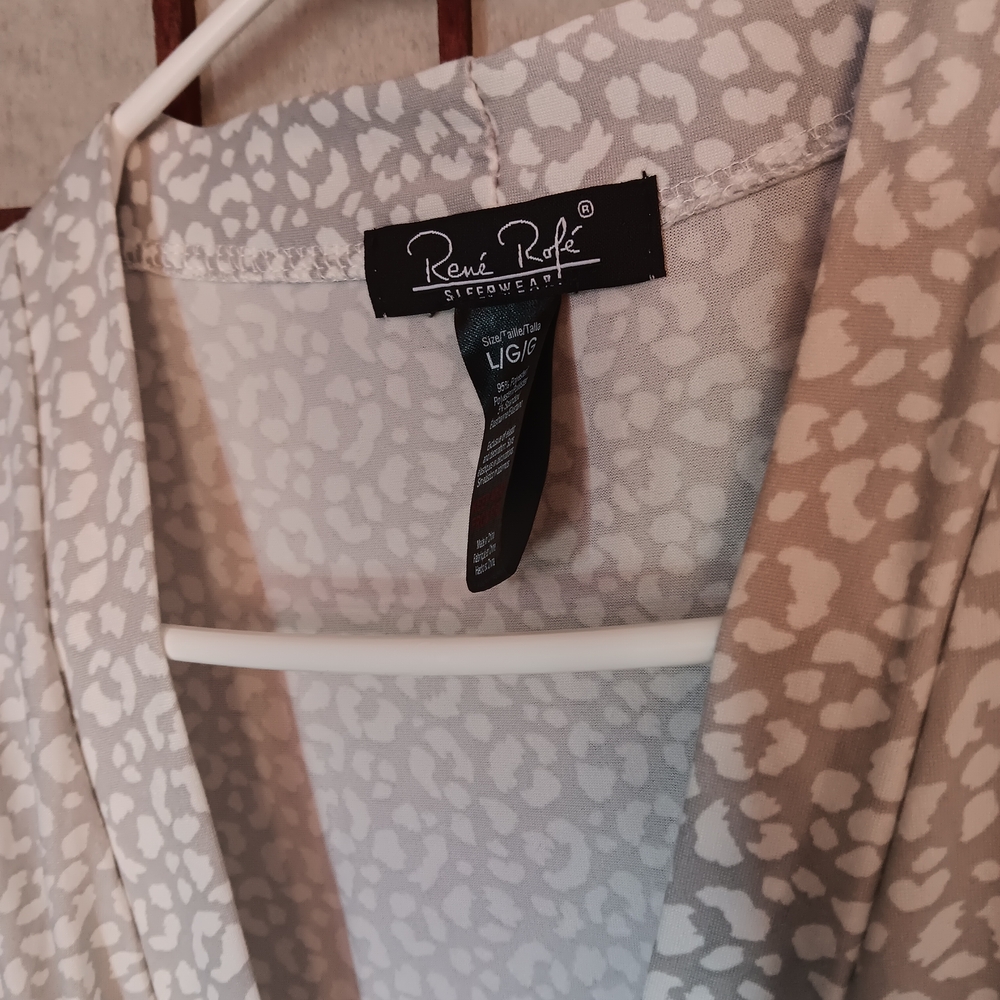 Rene Rofe Cream Patterned Women's Robe - Picture 2 of 3